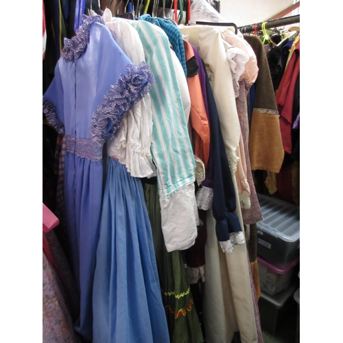 492 - Women's theatre/drama production dresses (33)