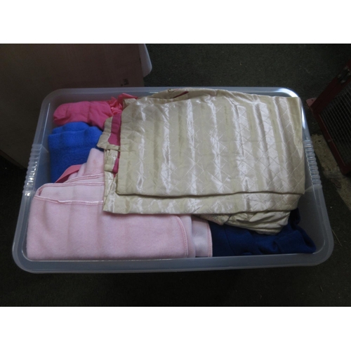 494 - Women's dressing gowns, jackets, etc. (1 box)