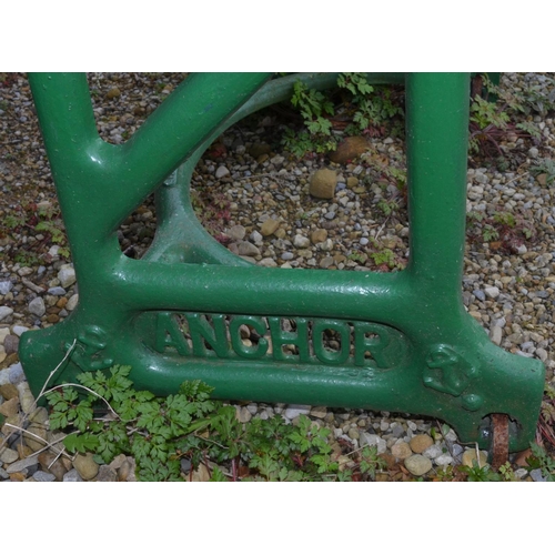 519 - Vintage Anchor clothes mangle with hinged top, W90xD55xH83cm approx