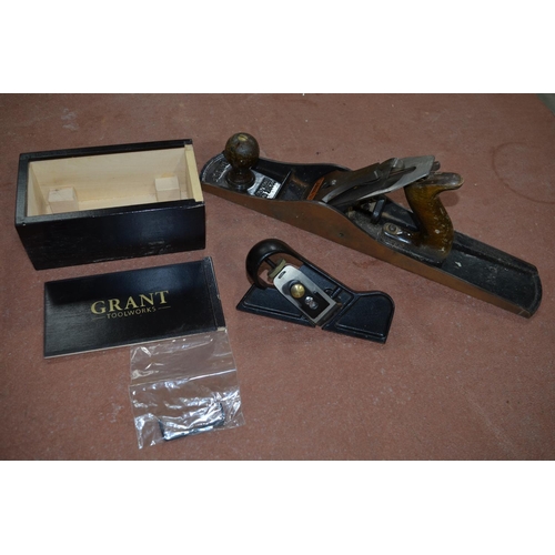 570 - Grant Toolworks rebate/edging plane with original box and a large Stanley No6 cast steel plane (2)