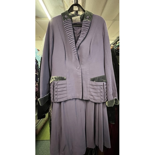 570 - Collection of early 20th century and WWI era style women's dresses and jackets, approx. 22