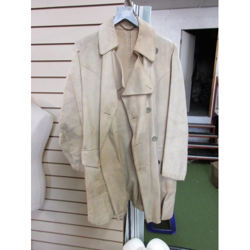 342 - Men's leather jackets, waistcoats, etc., various sizes and styles (14)