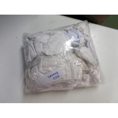 674 - White fancy dress gloves (1 bag)