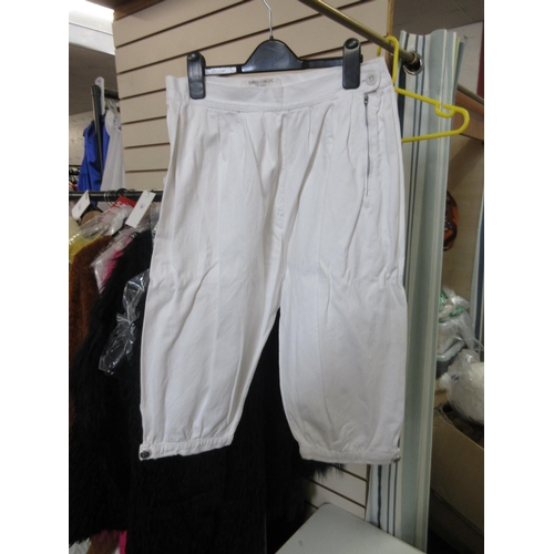 845 - Mixed breeches, various sizes and colours, approx.40