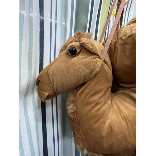 622 - Ride-on/step-in camel fancy dress/pantomime costume