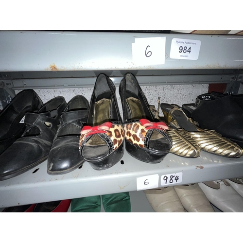 984 - Approx. 20 pairs of women's shoes, various styles, majority size 6