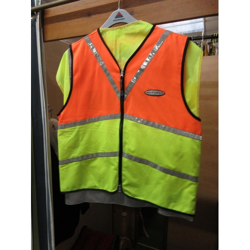 182 - Collection of men's workwear including chore jackets and similar, similar tops, hi-vis jackets, etc.... 