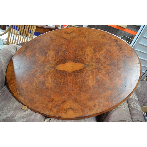 480 - Victorian burr walnut oval Loo table top, D137cm W97cm