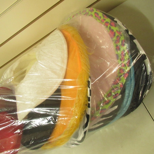 99 - Large quantity of party/fancy dress hats, approx. 12