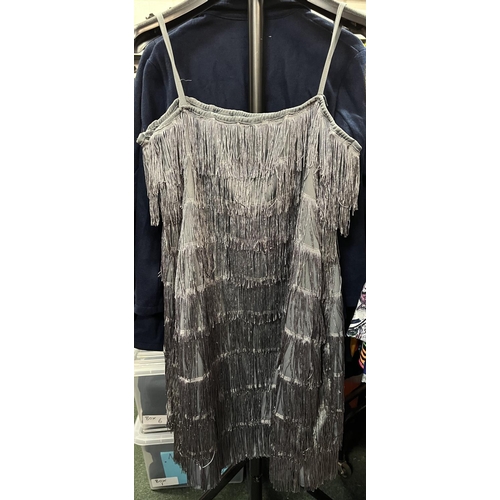 550 - Women's 1920's grey fringed flapper dresses, approx. 18, and matching gloves, approx 20 pairs, etc. ... 