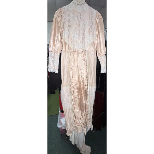 575 - Large collection of women's Edwardian style day dresses, approx. 21