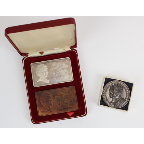 942 - 1975 Queen Elizabeth the Queen Mother pair of commemorative hallmarked sterling silver ingots, 2.82 ... 