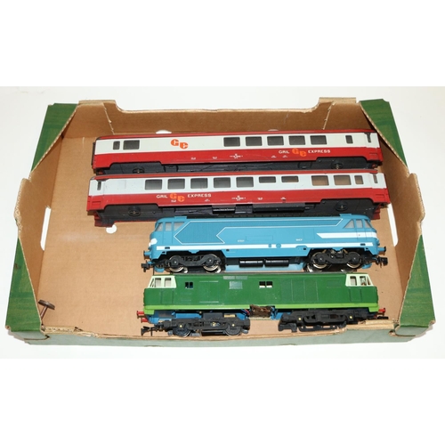 182 - Battery operated O gauge locomotives, Lima SNCF O gauge locomotive, other rolling stock, track and a... 