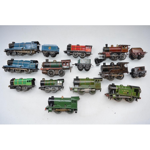 237 - Collection of vintage O gauge clockwork steam train models from Hornby, Chad Valley, Fleischmann etc... 