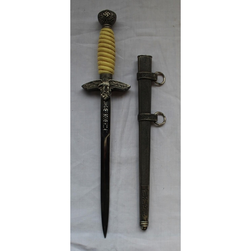 831 - Reproduction Kreigsmarine officers dagger with scabbard,  eagle crossband and belt hoops