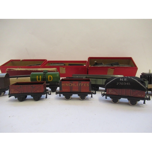 337 - Trix 676 Bogie High Capacity Wagon, Other Trix Rolling Stock Track, Assosiated Trix boxes