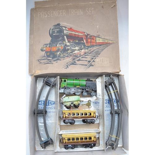 335 - Collection of vintage O gauge train models including Mettoy clockwork Passenger Train Set No 5452 wi... 