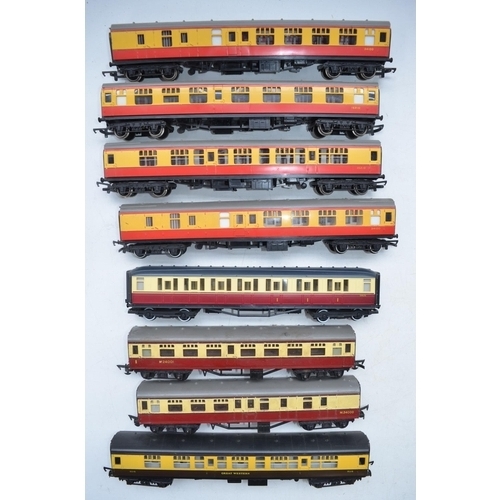 122 - Fifteen used Hornby and Tri-ang OO gauge passenger coaches, condition varies from fair to very good,... 