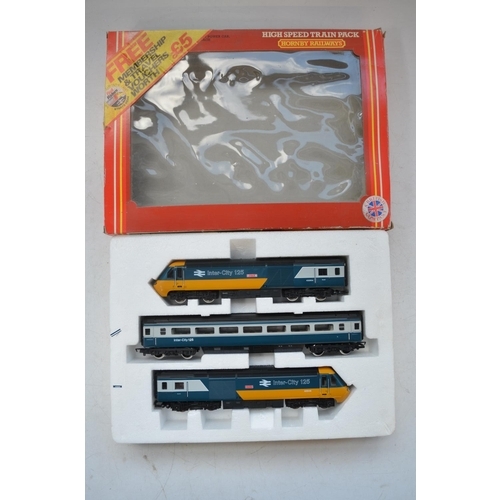 355 - Hornby OO gauge R332 High Speed Train Pack InterCity 125 with power car, dummy car and passenger coa... 