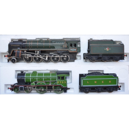 366 - Four Hornby OO gauge electric steam train models: R302 BR Class 3F 0-6-0 Jinty tank engine (excellen... 