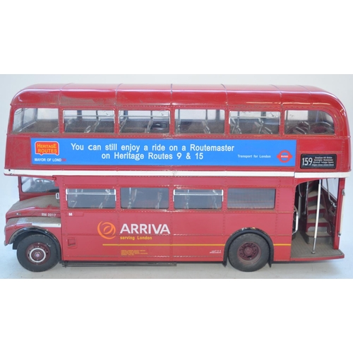 428 - Sun Star 1/24 scale diecast London Transport Routemaster highly detailed bus model with engine etc, ... 