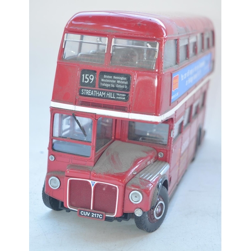 428 - Sun Star 1/24 scale diecast London Transport Routemaster highly detailed bus model with engine etc, ... 