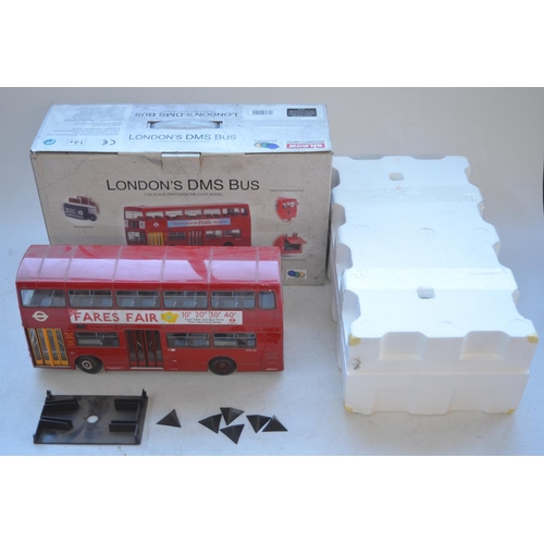 431 - Boxed 1/24 diecast Gilbow London Transport Daimler DMS highly detailed bus model (item no 99102). Mo... 