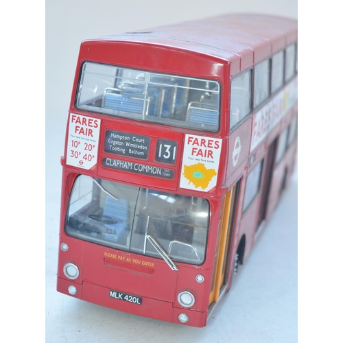 431 - Boxed 1/24 diecast Gilbow London Transport Daimler DMS highly detailed bus model (item no 99102). Mo... 