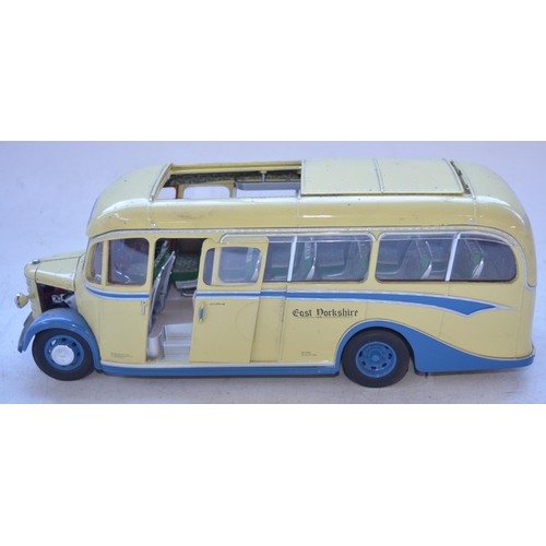 432 - Sun Star 1/24 scale diecast Bedford OB SS7376 East Yorkshire highly detailed bus model with engine e... 