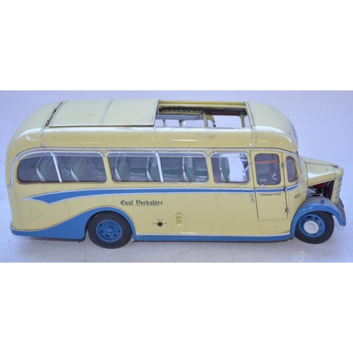 432 - Sun Star 1/24 scale diecast Bedford OB SS7376 East Yorkshire highly detailed bus model with engine e... 