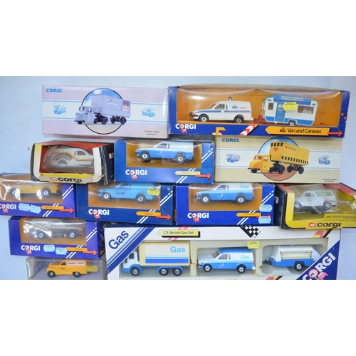 452 - Collection of boxed and unboxed diecast vehicle models, various manufacturers, mostly 1/50 and 1/43 ... 