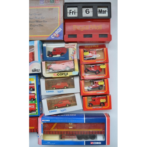 457 - Collection of Royal Mail and Parcel Force related diecast commercial vehicles, many boxed, various s... 