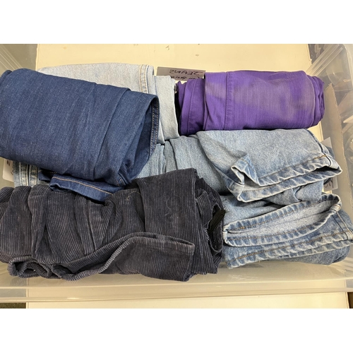 1143 - Six pairs of vintage style jeans and a pair of corduroy dungarees (1 box)