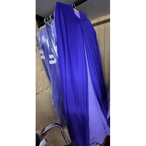 1182 - Large quantity of reversible purple capes, approx. 24