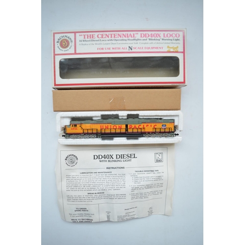 464 - Bachmann boxed N gauge Centennial DD40X Union Pacific 16 wheel locomotive (item no 66551) with opera... 