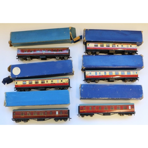 298 - Six Hornby-Dublo OO gauge coaches, BR brake/third LNR no. 32018, BR first/third (L.M.R) 32017, 2 LMS... 