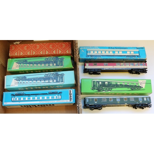 300 - Six Marklin boxed HO gauge coaches no. 4089, 4054, 4023, 4026, 2 others (6)