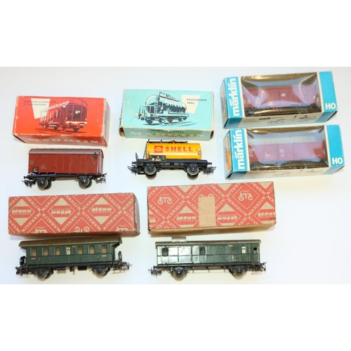 304 - Six Marklin boxed HO gauge rolling stock, comprising 4410, 4430, 4506, 4502, 329/4, 329/1