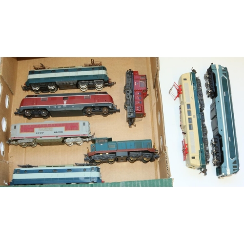 324 - Lima OO/HO gauge diesel electric locomotive no. 151 166-6, 6 other Lima OO/HO gauge locomotives and ... 