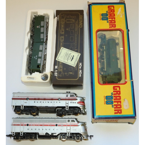 370 - Bachmann OO/HO gauge Burlington locomotive no. 104 power car, similar power car no. 150-A, Bemo HO a... 