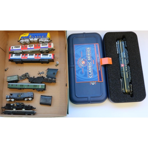 375 - Lionel Trains Classic Series Pennsylvania GG1 locomotive (boxed), Z gauge chassis, coaches, etc