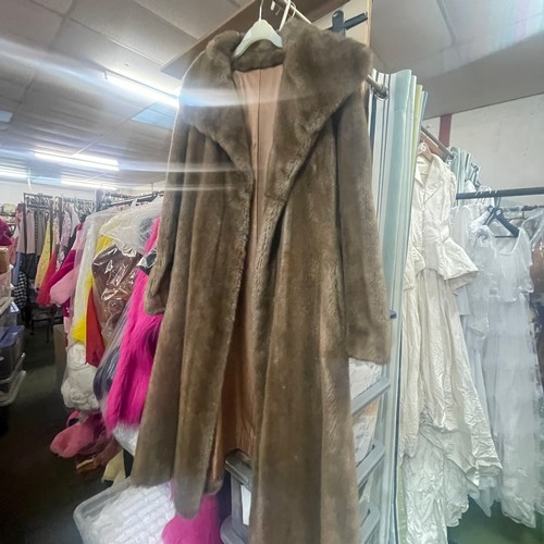 1224 - Quantity of ladies fur coats and vintage style jackets, including a full length velvet coat, approx.... 