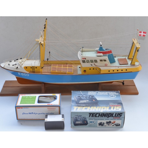 507 - Radio controlled model trawler 