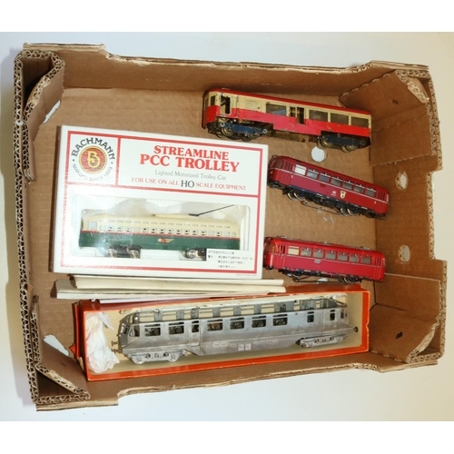 308 - Bachmann HO gauge streamline PCC trolley car, 2 Macklin 3 rail trolley buses, scratch built white me... 