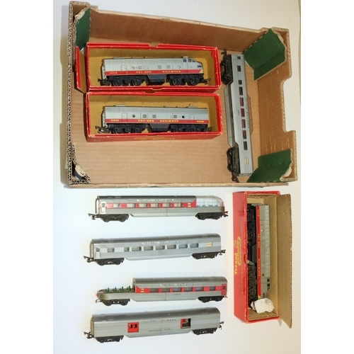 321 - Tri-ang Railways OO/HO gauge Transcontinental Tri-ang Railways boxed 3 piece set comprising R55, R57... 