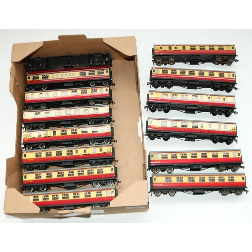 274 - Hornby Dublo OO gauge tinplate Midland and Western Region BR carmine and cream coach rolling stock (... 