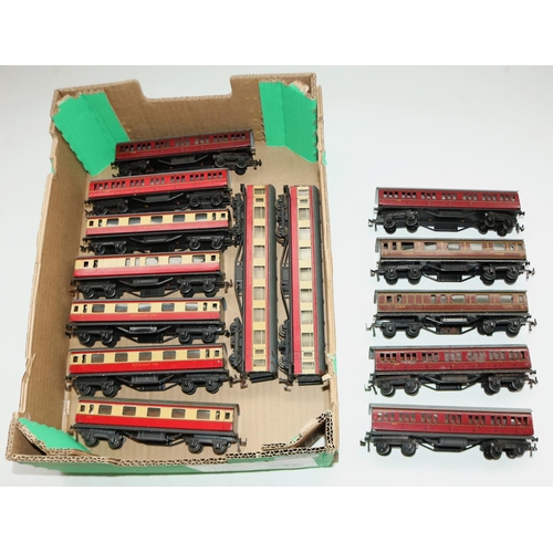 275 - Trix Twin Railway - TTR OO gauge tinplate coach rolling stock, pre-grouping and BR in LMS coach crim... 