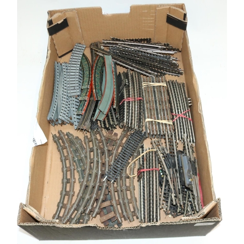 280 - Marklin OO/HO tinplate track, Trackmaster OO gauge track, other track from different manufacturers (... 