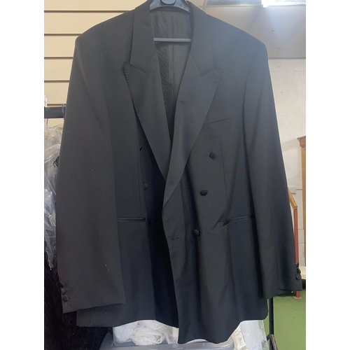 331 - Collection of tuxedo/dinner jackets and trousers, various sizes