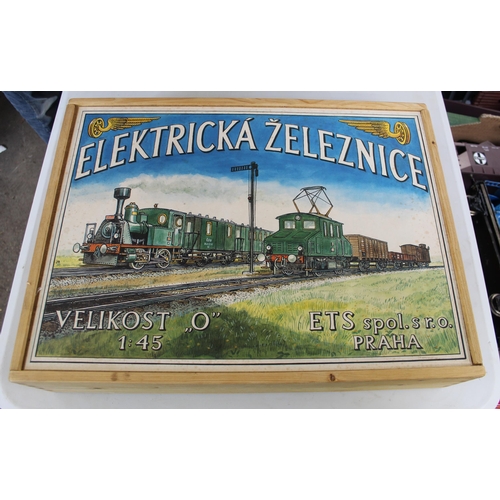 255 - ETS (Elektrica Zeleznice) 1/45 scale O gauge Czech tinplate and all metal 2 rail electric good train... 